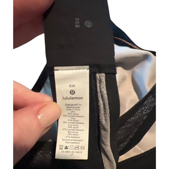 Lululemon Awake to Lace 36B Sports Bra lace Mesh Detail & Strappy Back - Picture 4 of 6